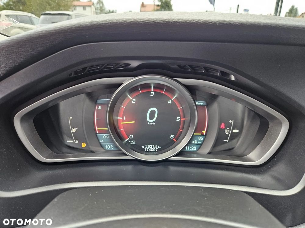 Volvo V40 D3 Momentum - 20