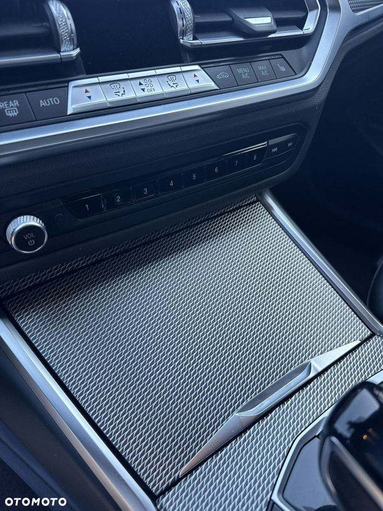 BMW Seria 3 - 25