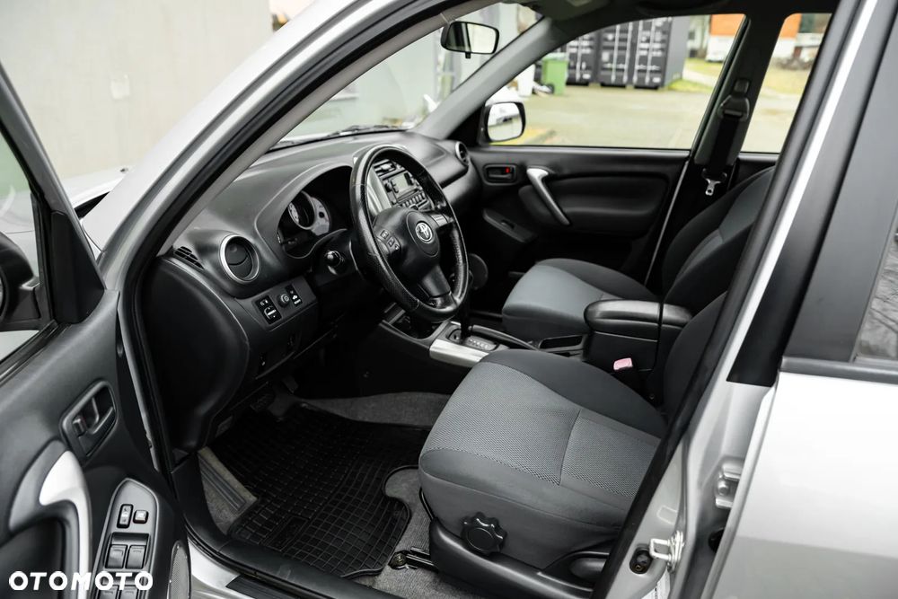 Toyota RAV4 2.0 VVT-i 4x4 - 14