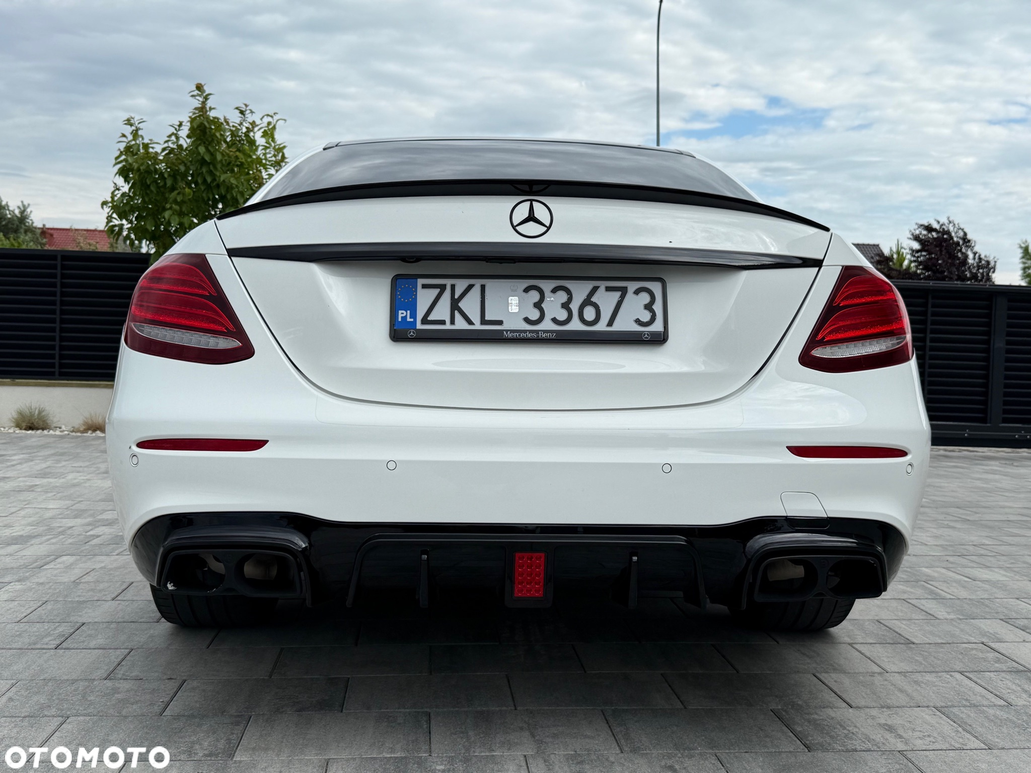 Mercedes-Benz Klasa E 400 4-Matic 9G-TRONIC - 12