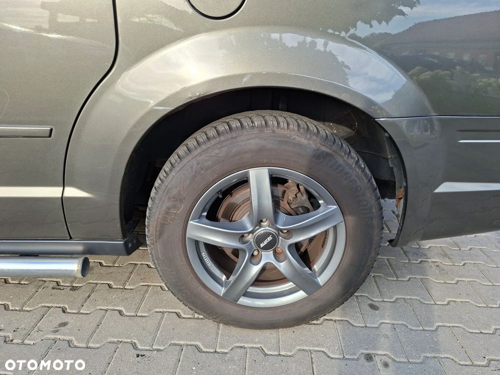 Chrysler Grand Voyager - 18