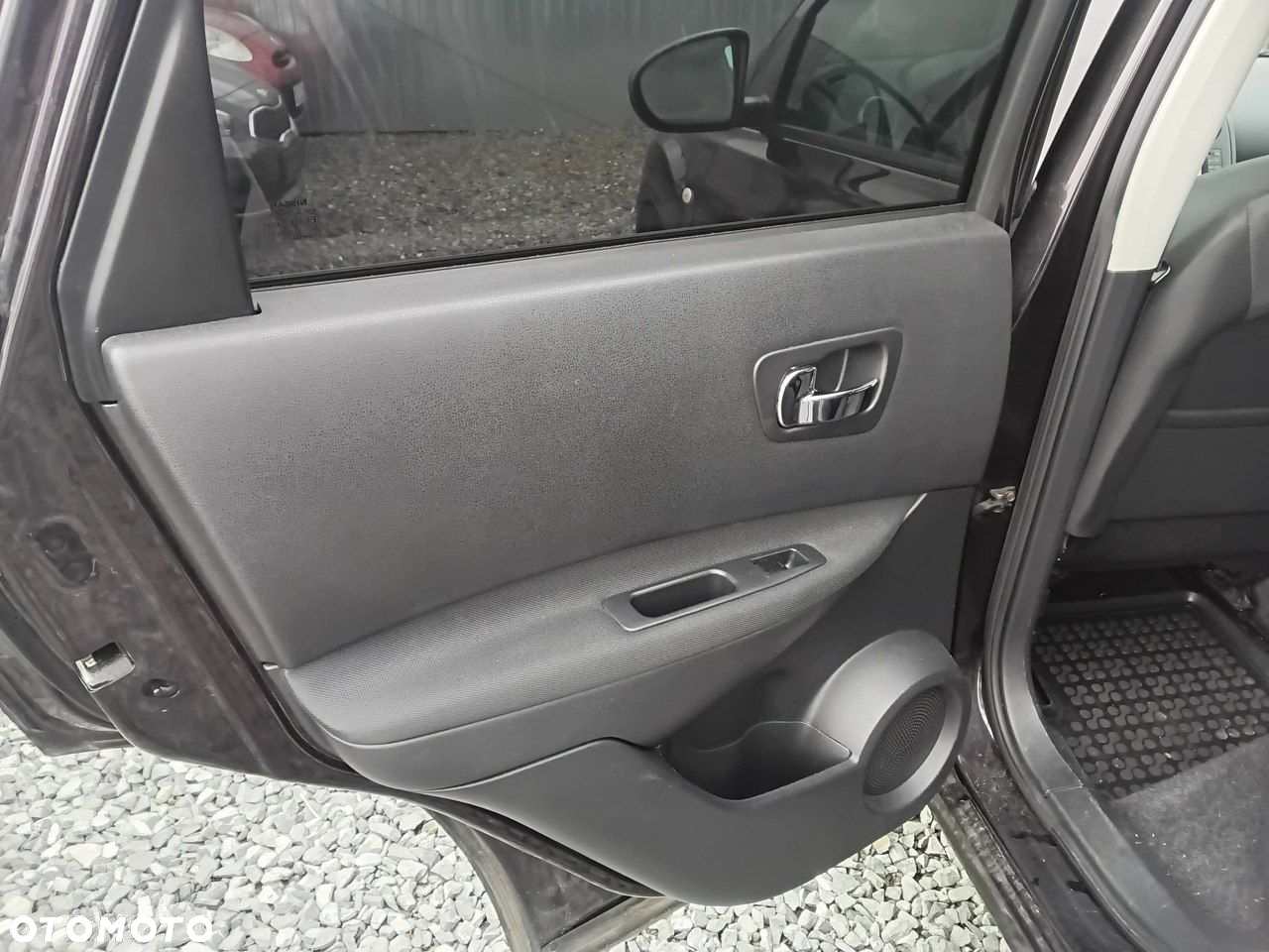Nissan Qashqai - 25