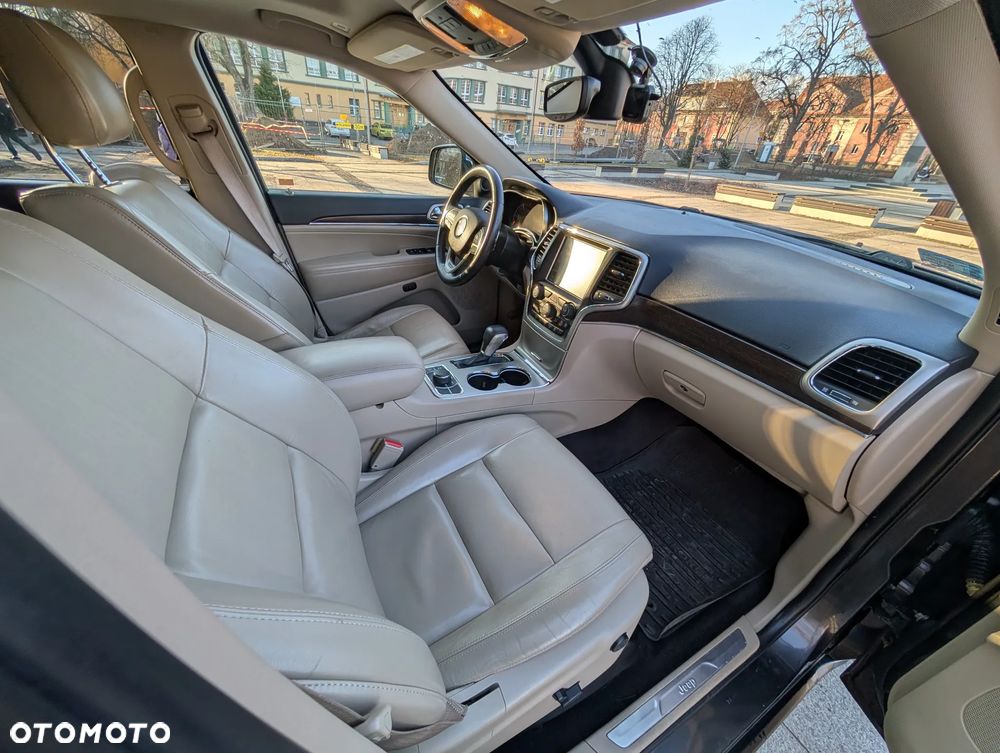 Jeep Grand Cherokee - 10
