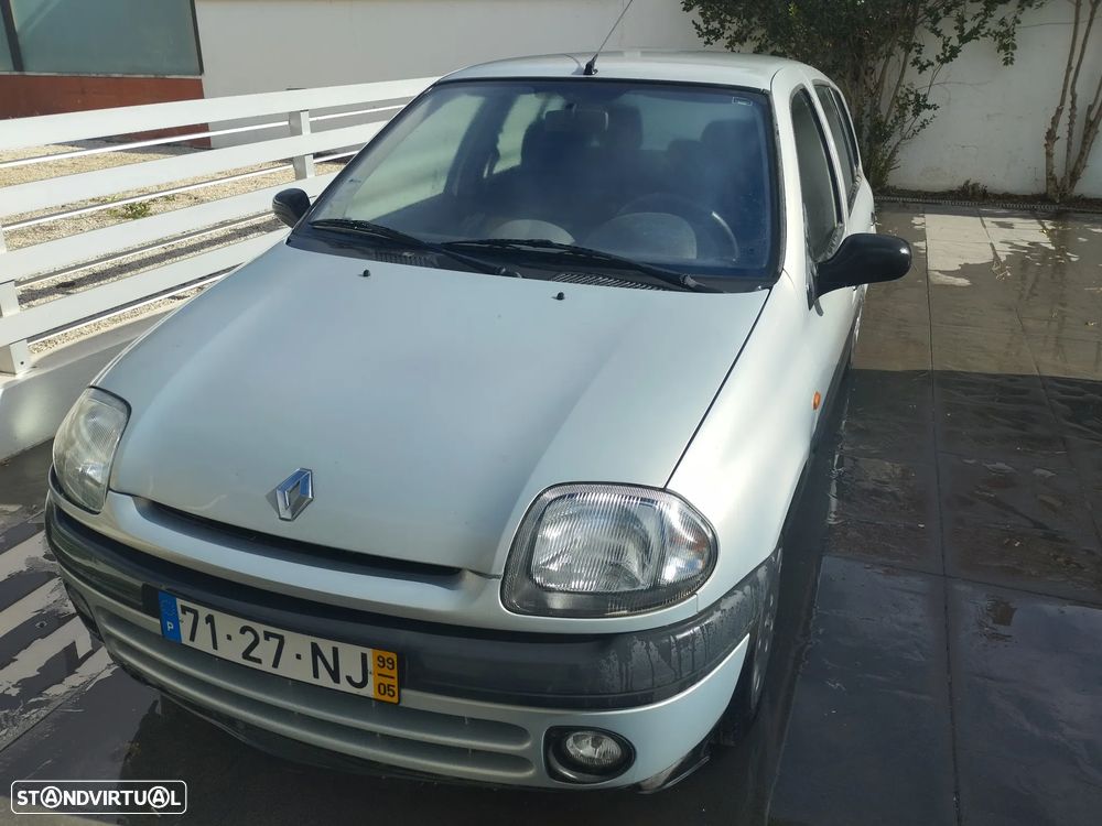 Renault Clio - 7