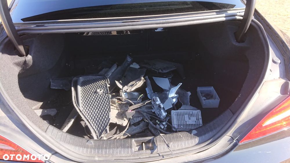 Mercedes-Benz CLA - 33