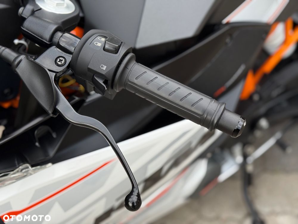 KTM RC 390 - 28