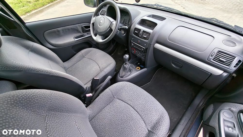 Renault Clio - 7