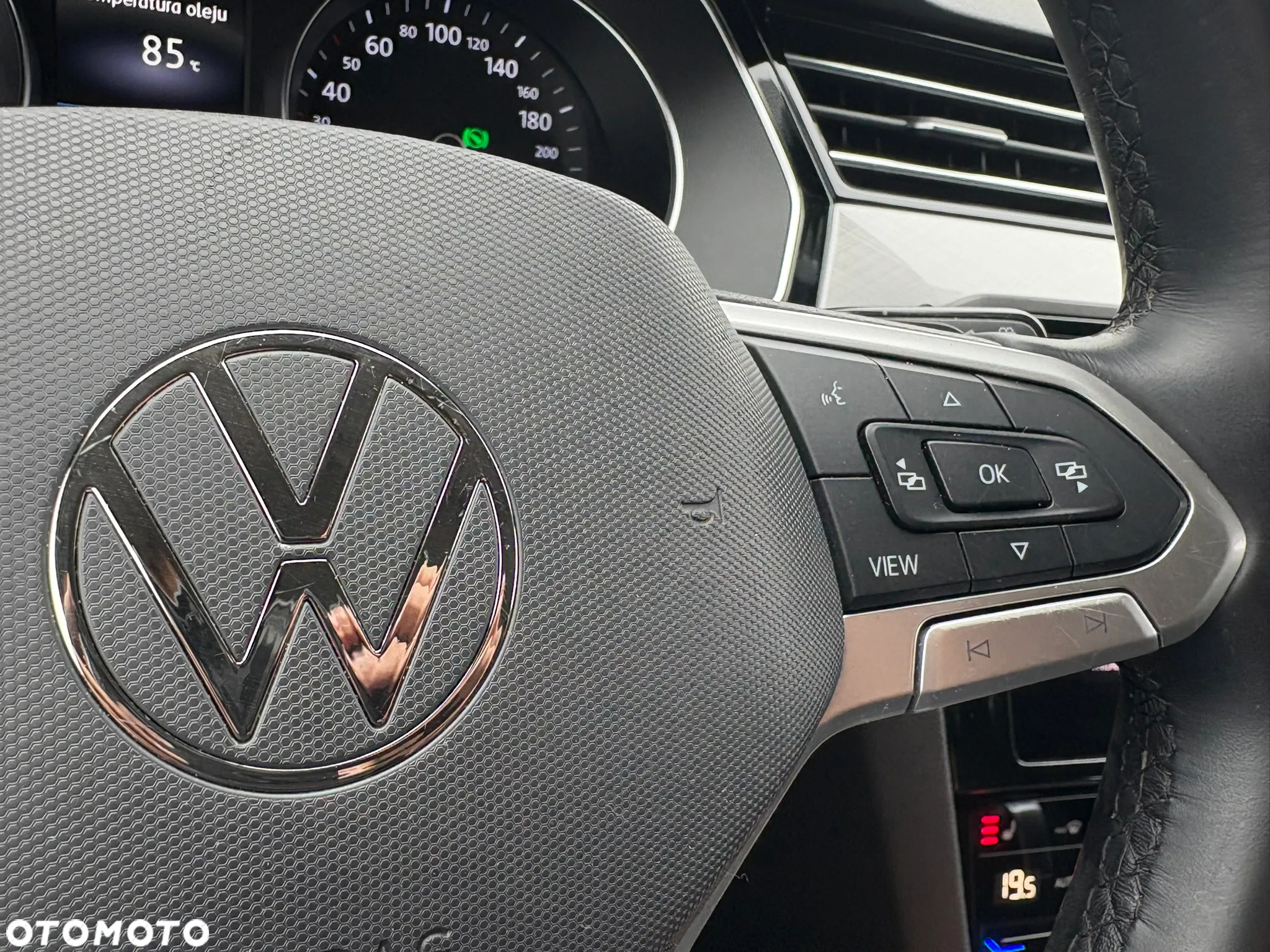 Volkswagen Passat Variant 2.0 TDI SCR DSG Conceptline - 31