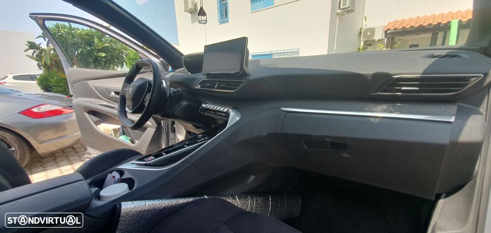 Peugeot 5008 1.5 BlueHDi Allure EAT8 - 13