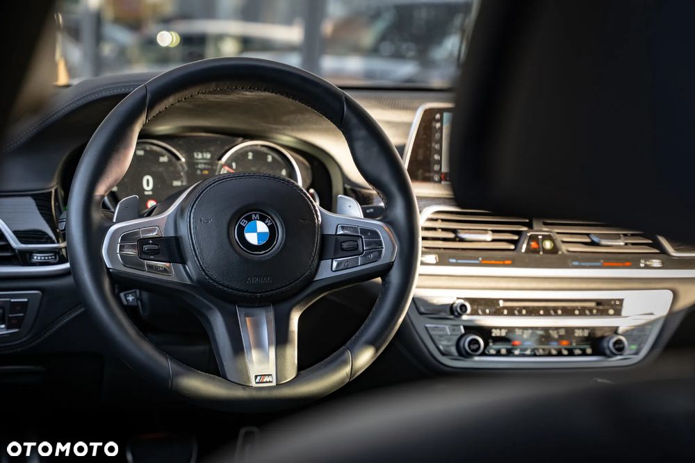 BMW Seria 7 740d xDrive sport - 24