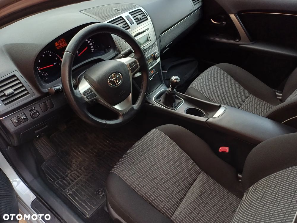 Toyota Avensis 2.0 D-4D Luna - 14