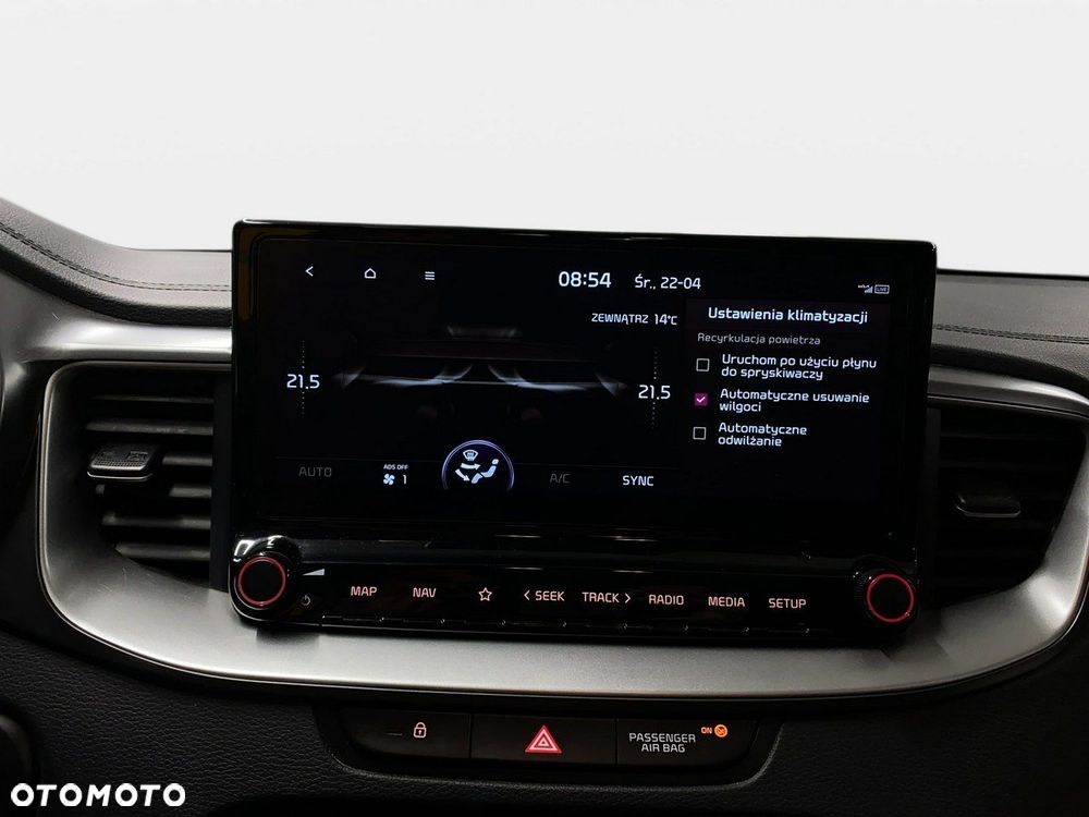 Kia Ceed - 38