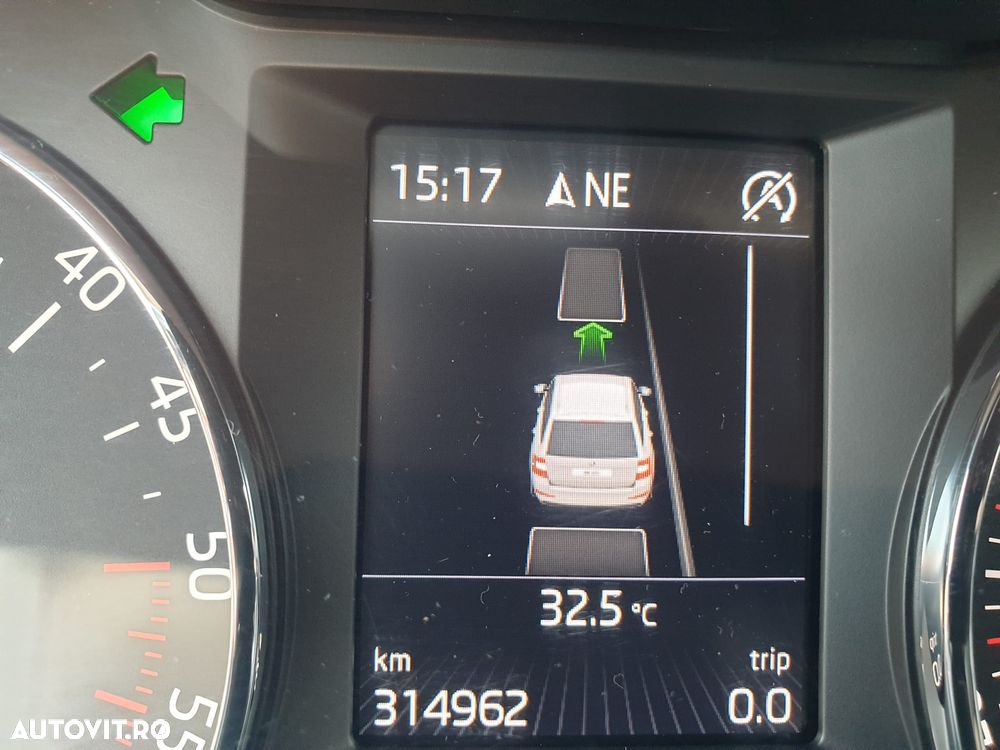 Skoda Octavia 1.6 TDI DSG Style - 33