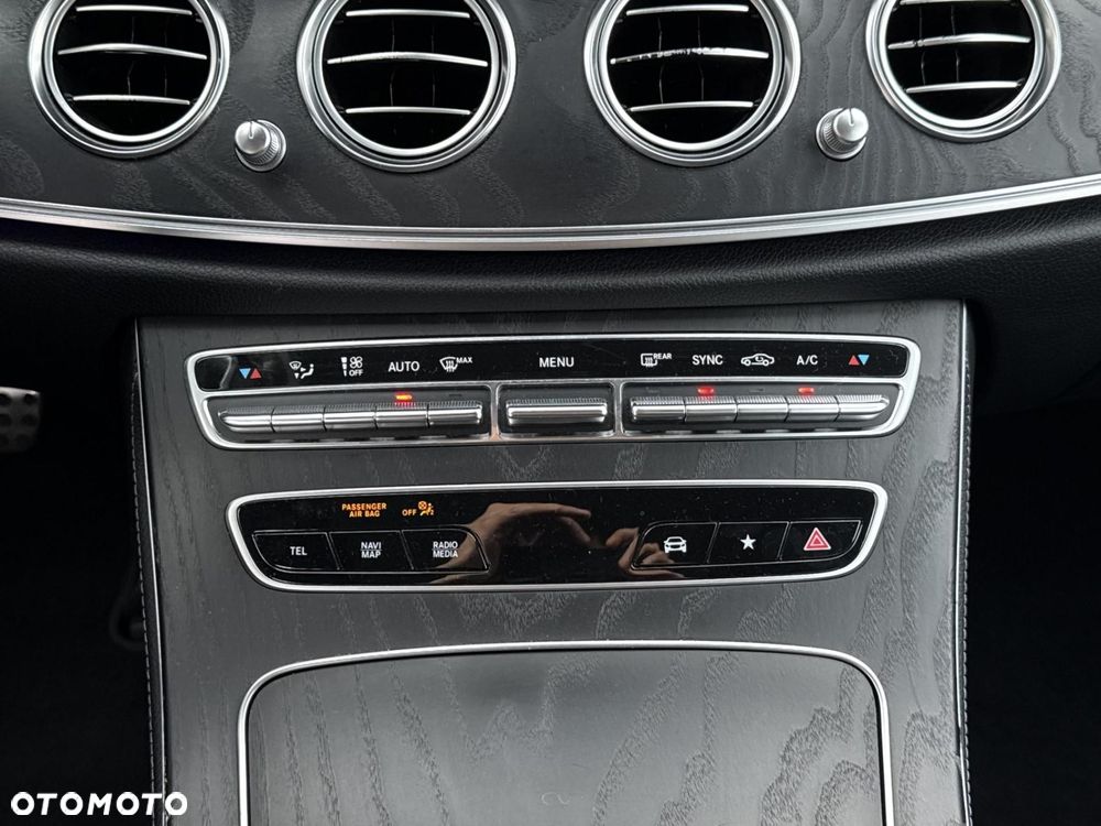 Mercedes-Benz Klasa E - 24