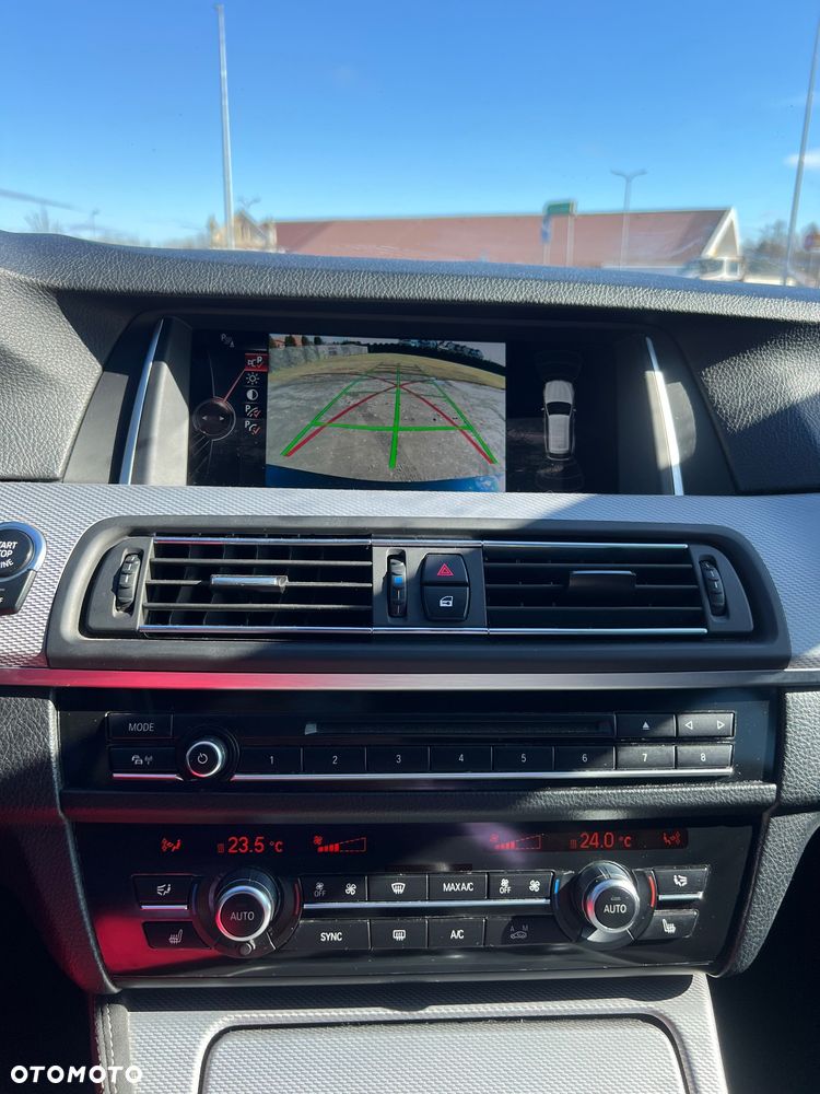 BMW Seria 5 520d xDrive - 14