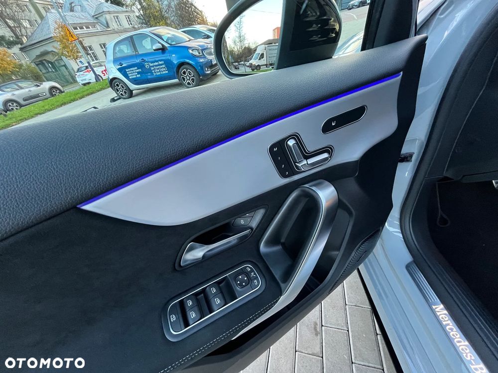 Mercedes-Benz Klasa A 220 4-Matic AMG Line 8G-DCT - 16