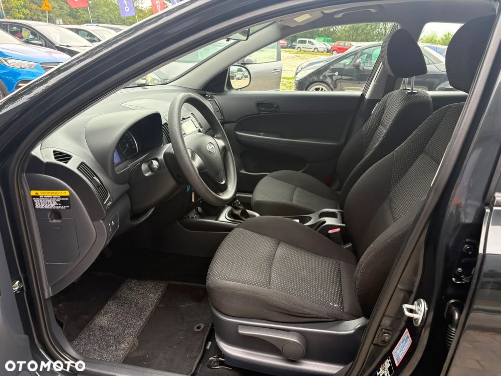 Hyundai i30 1.4 Base EU5 - 11