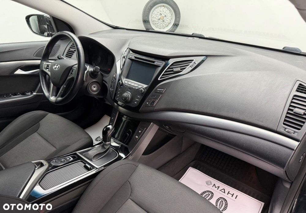 Hyundai i40 Kombi blue 1.7 CRDi DCT Premium - 17
