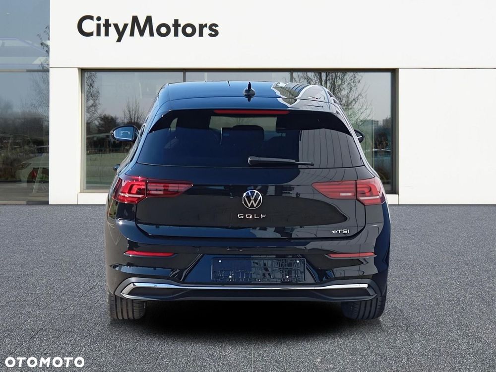 Volkswagen Golf - 6