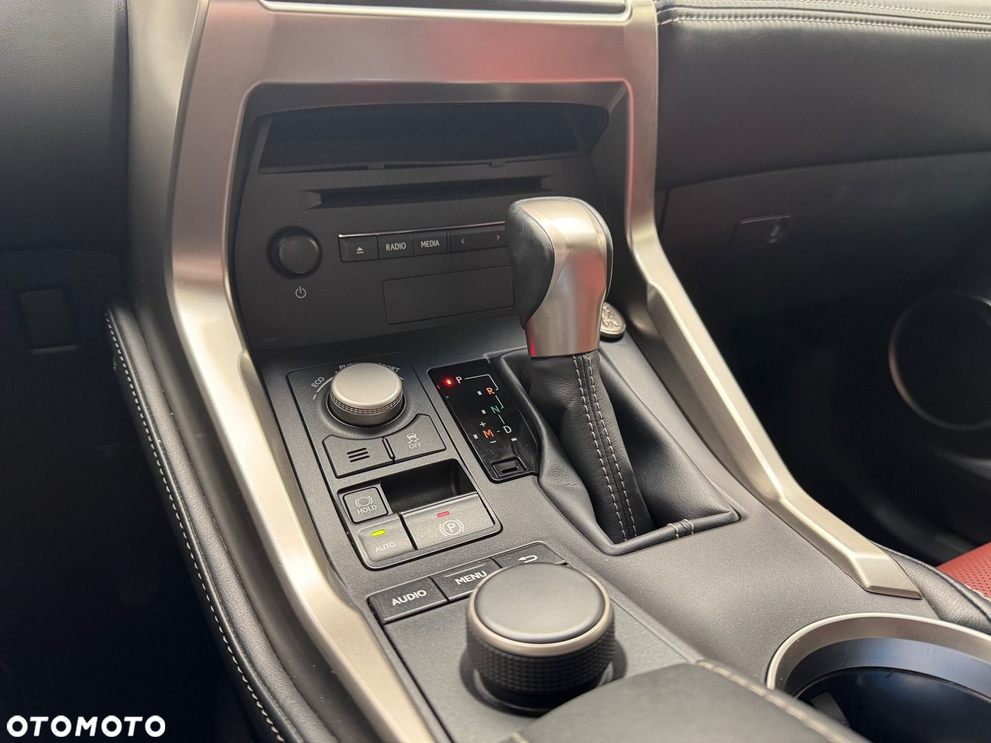Lexus NX 200t Comfort AWD - 19