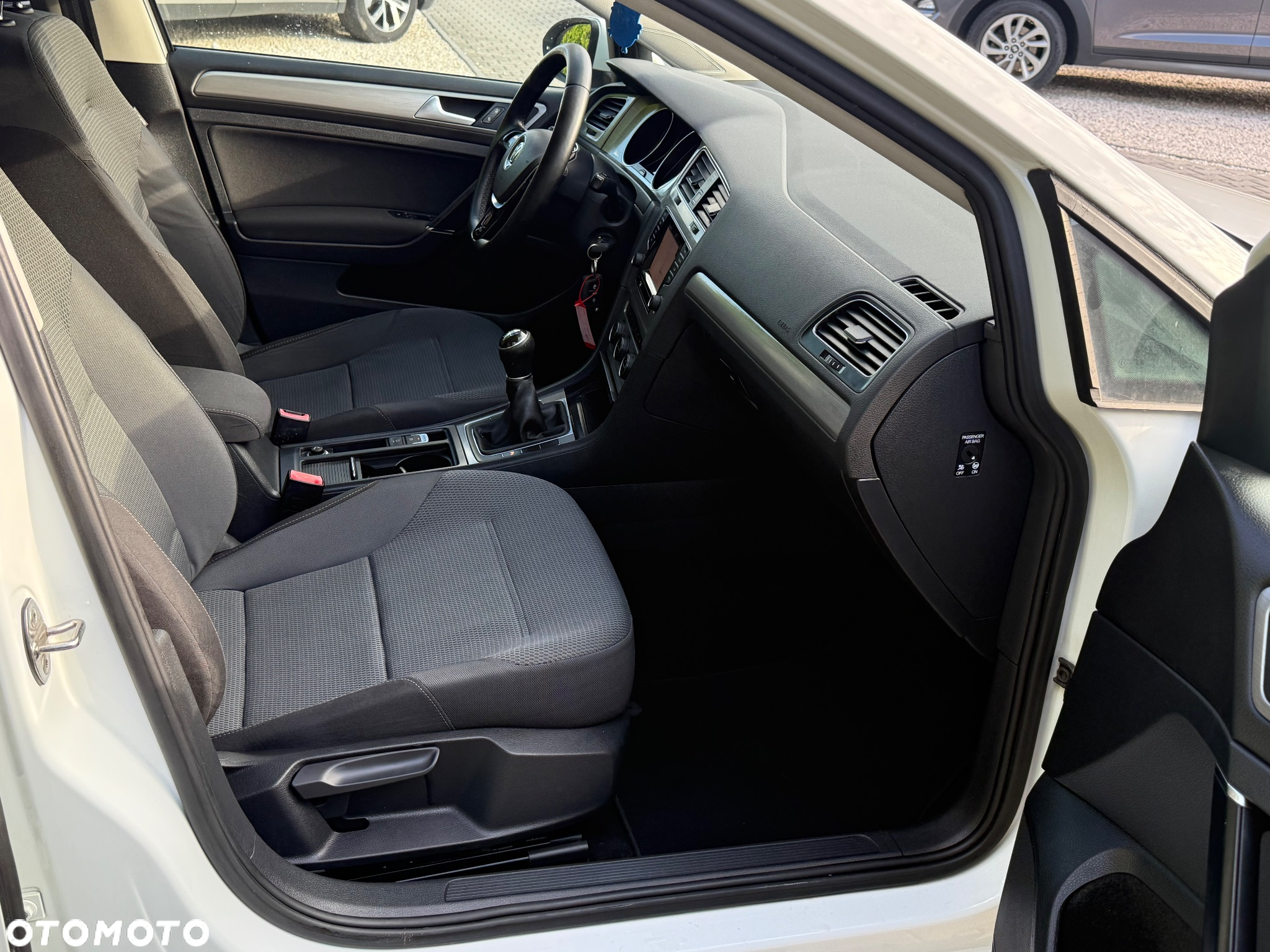 Volkswagen Golf - 12