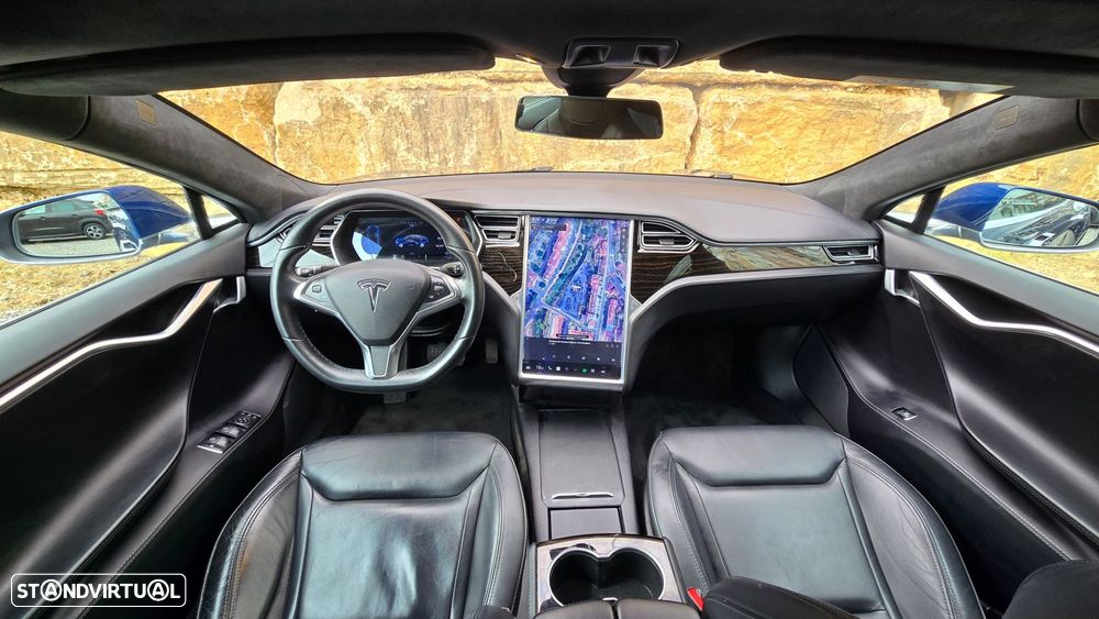 Tesla Model S - 12