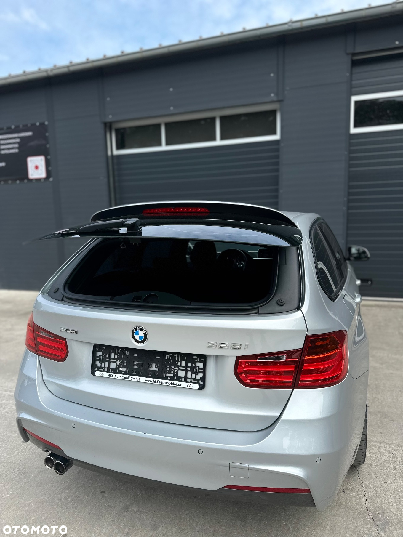 BMW Seria 3 328i Touring xDrive Sport Line - 24