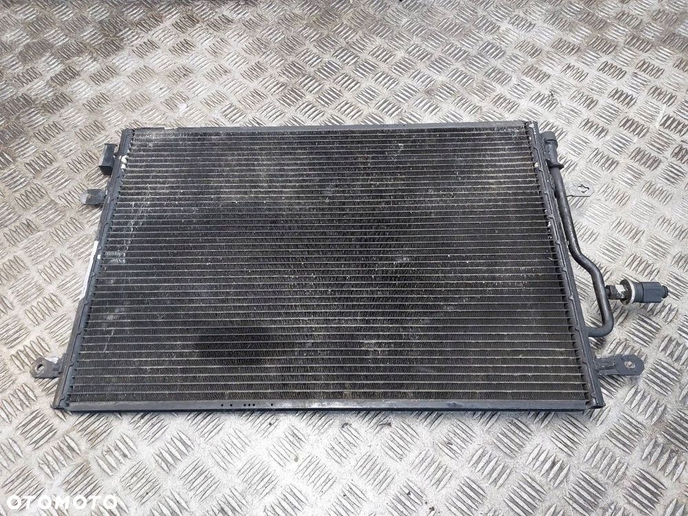 CHŁODNICA KLIMATYZACJI AUDI A4 B6 1.9 TDI 8E0260401A - 1