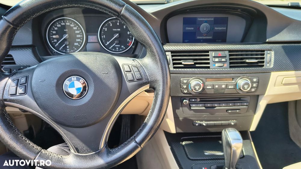 BMW Seria 3 320i Aut. - 19