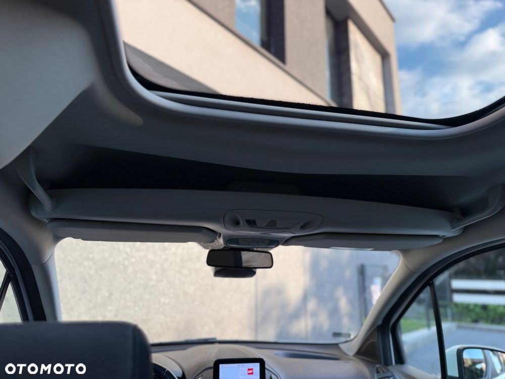 Ford Tourneo Connect 1.5 EcoBlue Titanium - 24