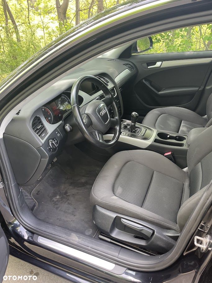 Audi A4 Limousine - 8