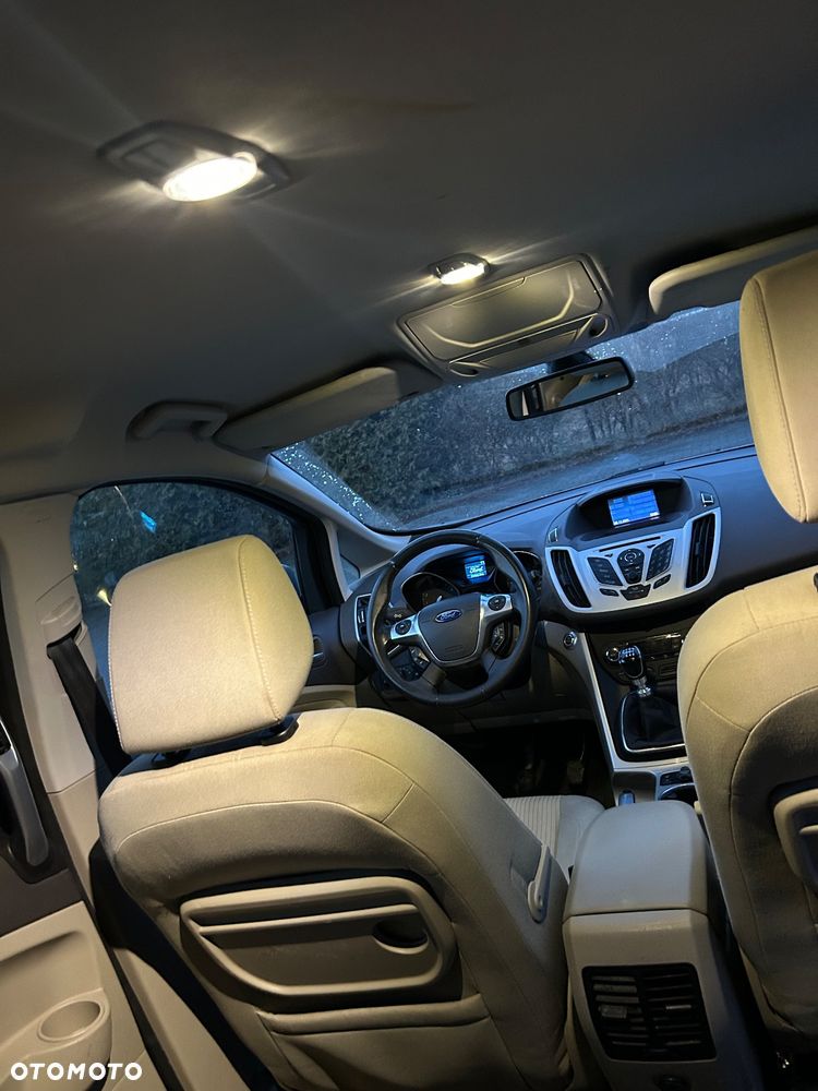 Ford Grand C-MAX - 14
