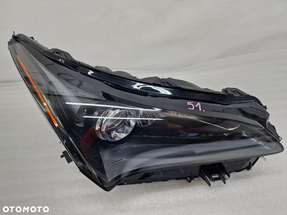LEXUS NX 14- XENON PRAWY PRAWA LAMPA PRZEDNIA PRZÓD , NR AUKCJI LL51 - 1