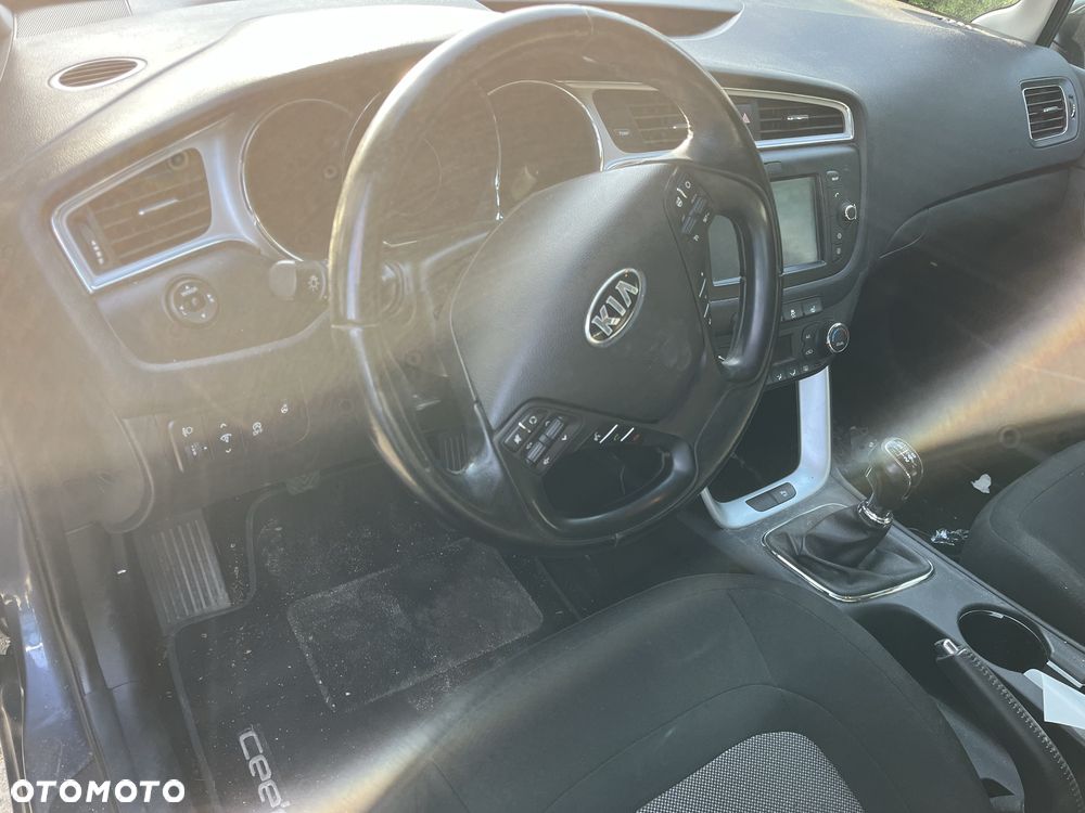 Kia Ceed - 4
