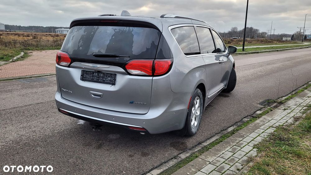 Chrysler Pacifica - 3