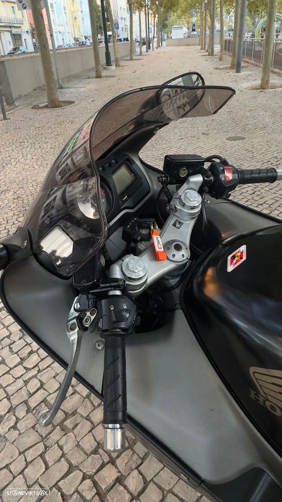 Honda CBR CBR 1100 XX Super BlackBird - 10