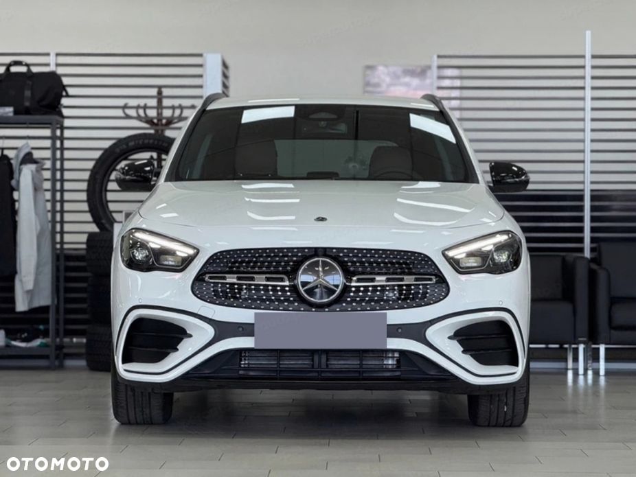Mercedes-Benz GLA 200 AMG Line - 3