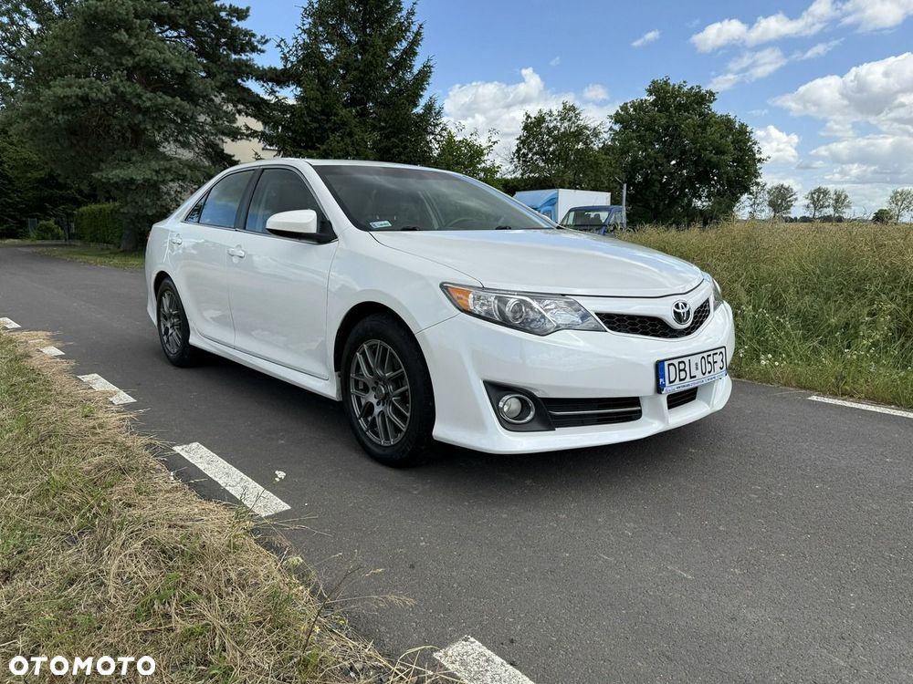 Toyota Camry - 20