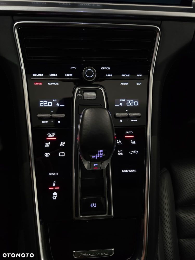 Porsche Panamera - 20