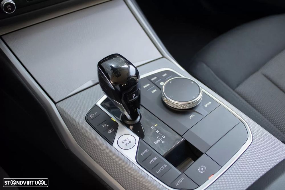 BMW 330 e Aut. Sport Line - 28