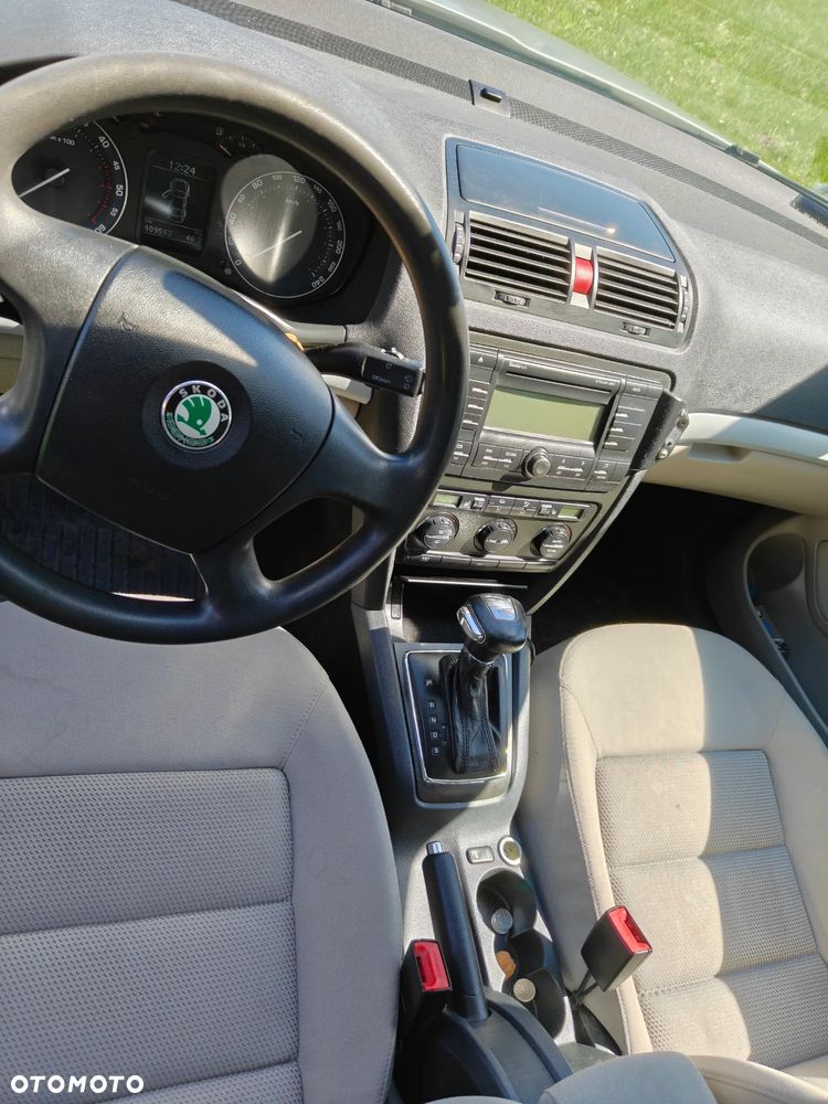 Skoda Octavia 2.0 TDI Ambiente DSG - 6