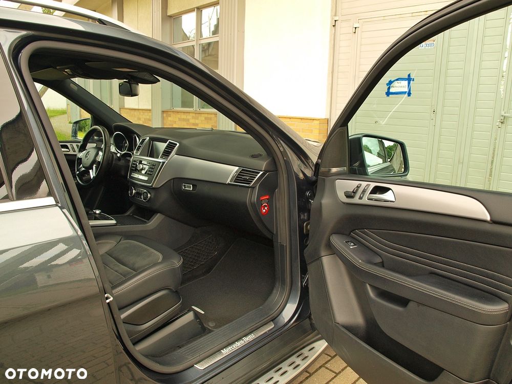 Mercedes-Benz ML - 12