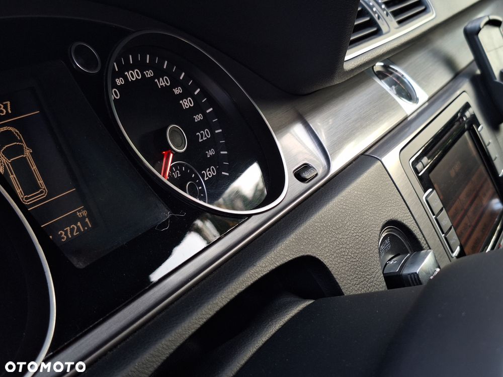 Volkswagen Passat 1.6 TDI BlueMotion - 24