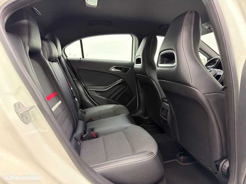 Mercedes-Benz A 180 d BlueEFFICIENCY Edition - 23