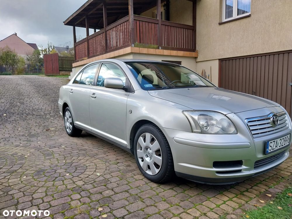 Toyota Avensis 1.6 VVT-i Luna - 1