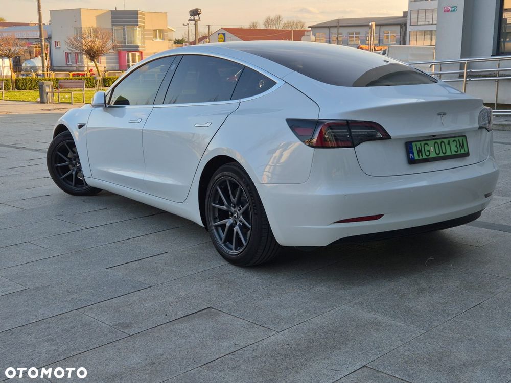 Tesla Model 3 Standard Range Plus - 5