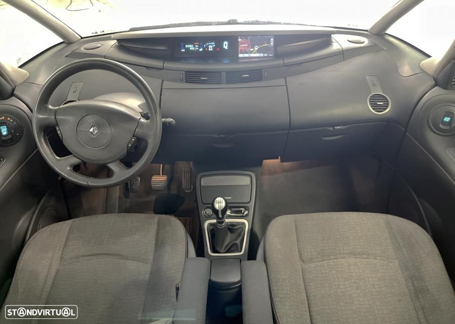Renault Grand Espace 2.0 dCi FAmily 7L - 25