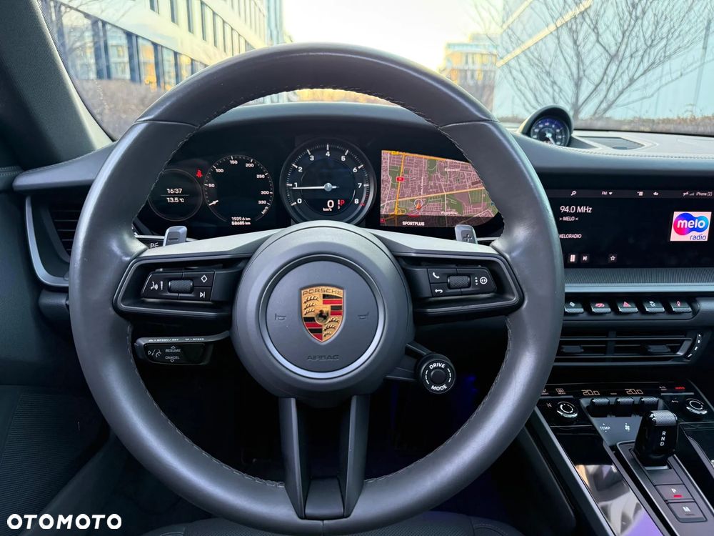 Porsche 911 Carrera - 22