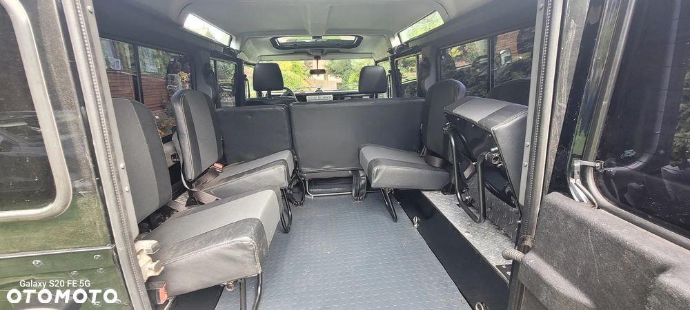Land Rover Defender - 10