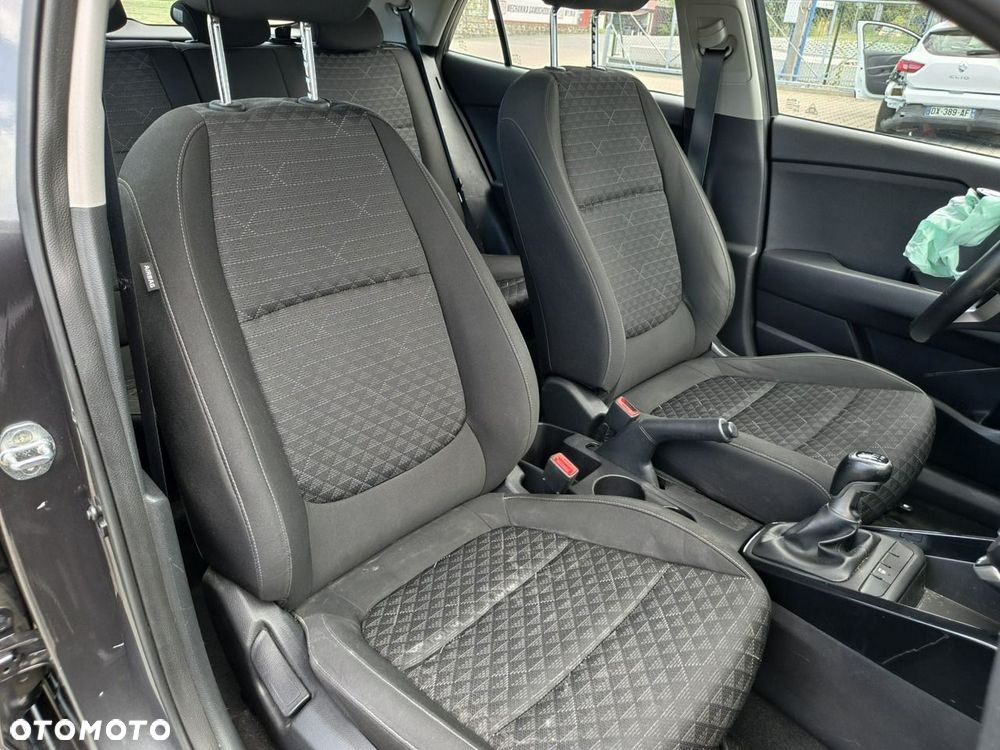 Kia Rio - 15